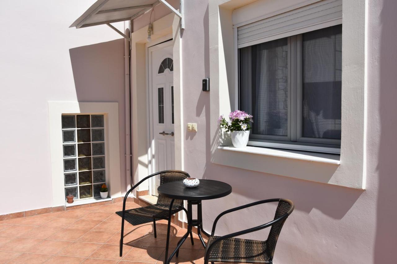 Aphrodite'S Apartment Galatás Екстериор снимка